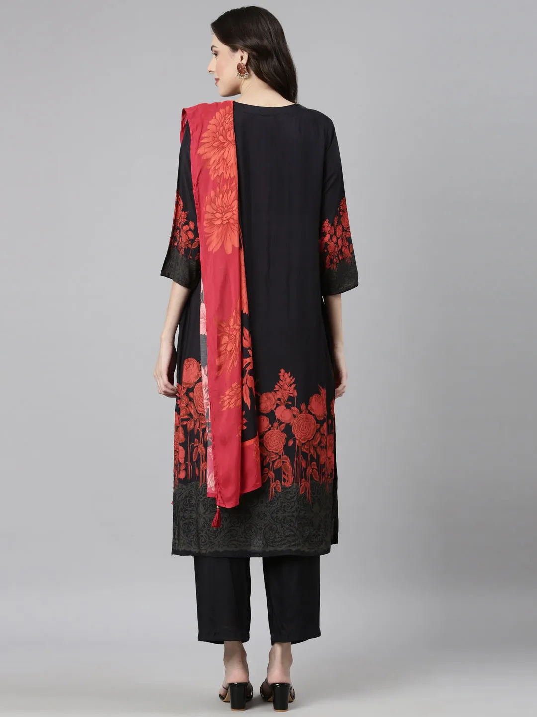 Neerus Black Casual Floral Straight Kurta and Trousers With Dupatta